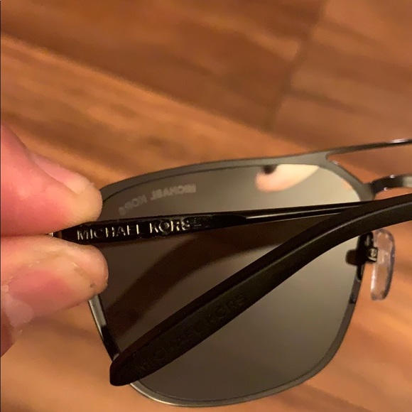 Authentic Michael Kors Trenton pilot sunglasses - Picture 12 of 12